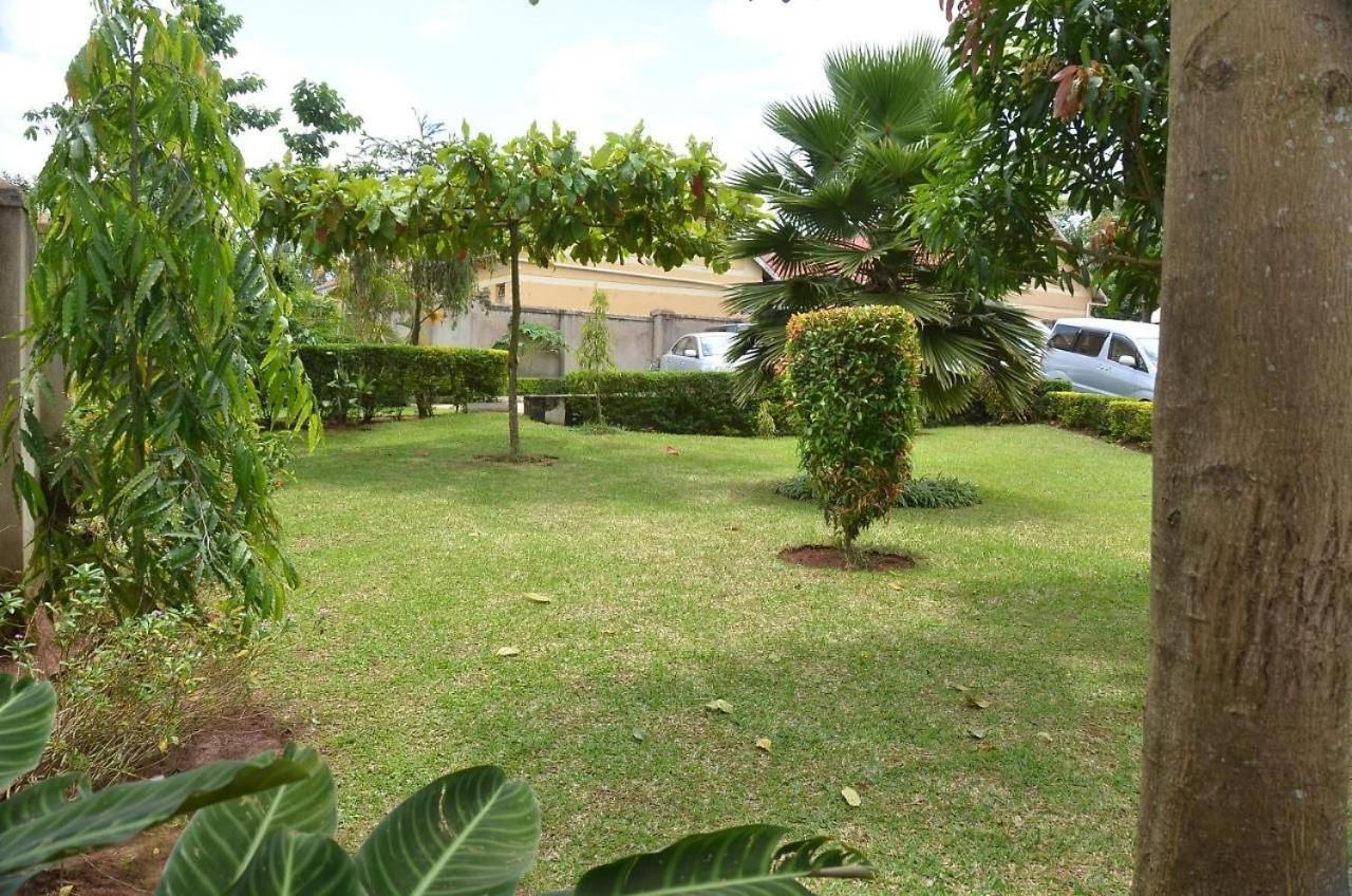 Merian Gardens And Guest House Mukono Town Exterior photo